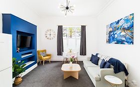 1-Bedroom Apartment In Leamington Spa With Free Parking