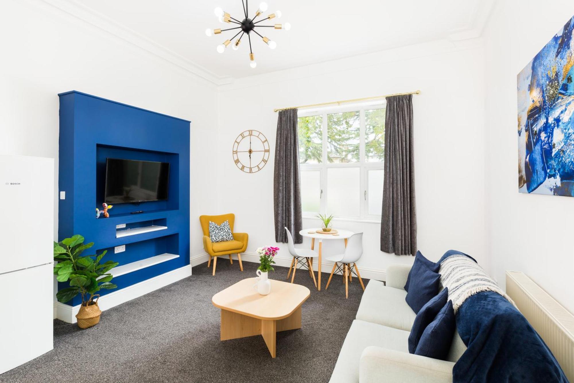 1-Bedroom Apartment In Leamington Spa With Free Parking Exterior photo